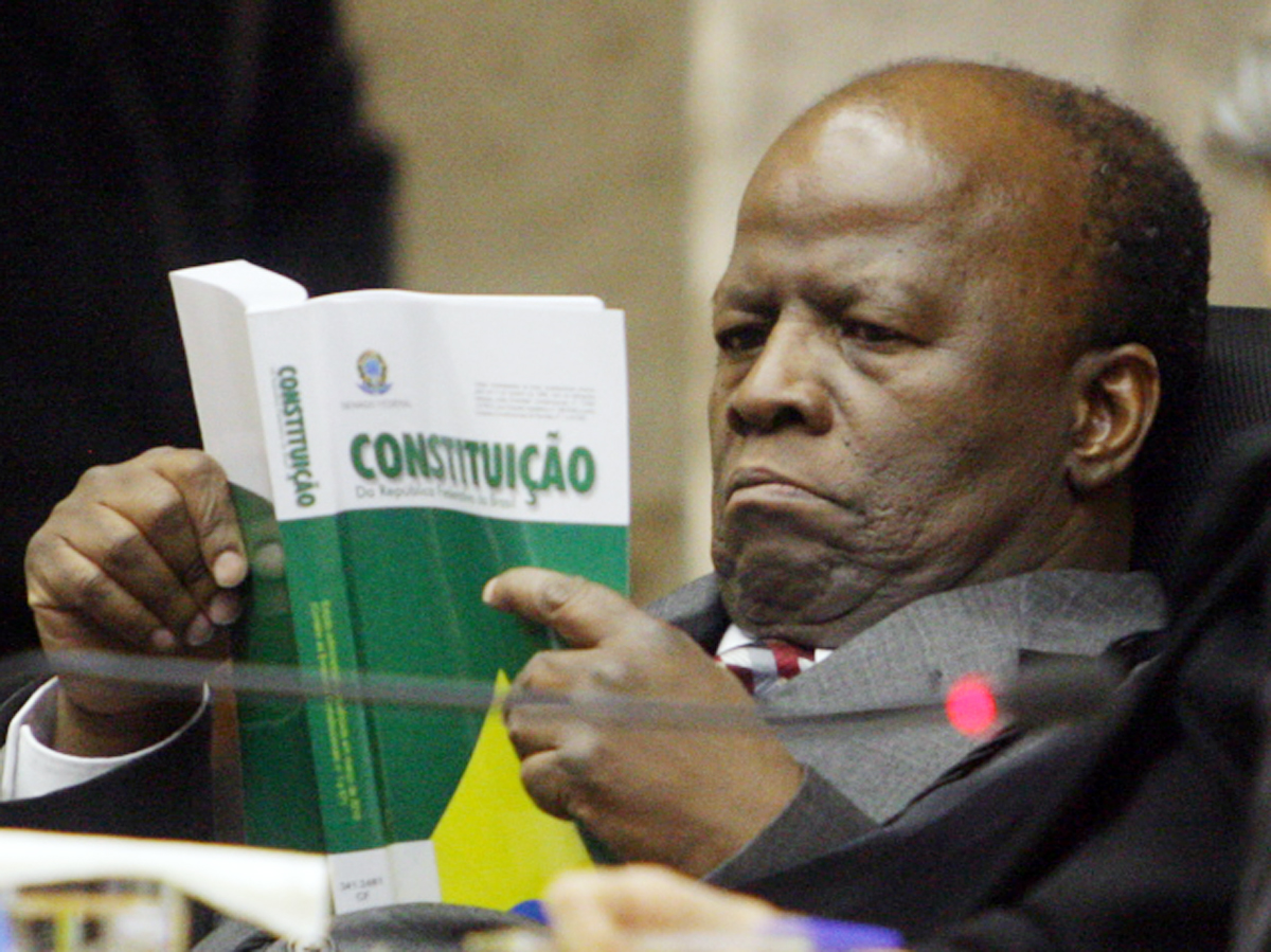 Teorias da conspiração, Joaquim Barbosa, “Partido Militar” e PT